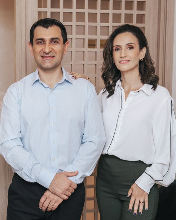 Dr. Franklein Vieira Maia e Thaís Laudares na recepção da Onkos Sapientia